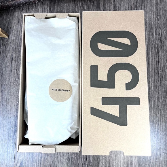 *Yeezy | 450 Cloud Sneaker Stone Flax Size 10 - Picture 2 of 15